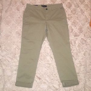 Olive Banana Republic Girlfriend Chino!